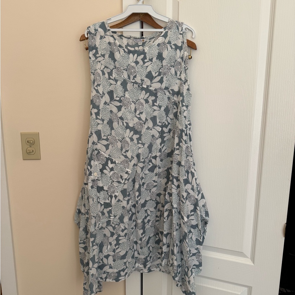 Floral Sleeveless Dress - Blue and White
